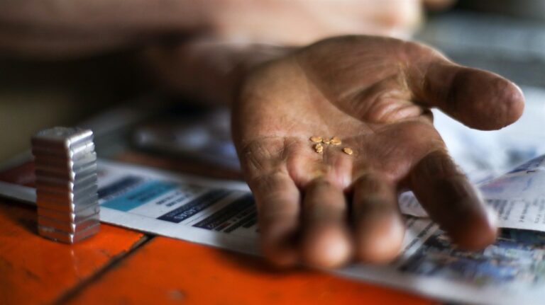 the_fabulous_gold_harvesting_machine_2