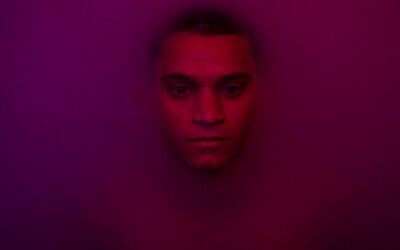 HIM: Wayans gets his film to the end zone but doesn’t quite score